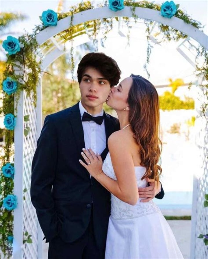 Alan Stokes’ biography: age, height, parents, brother, girlfriend