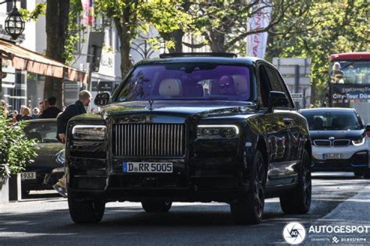 The Starboy Way: Wizkid Splashes Over N600m on New 2022 Rolls Royce Cullinan Black Badge