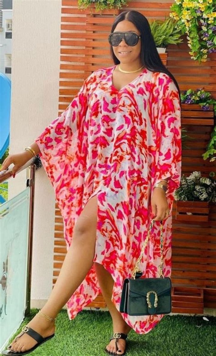 "Rich Aunty Vibe": Tiwa Savage, Ini Edo, 4 Other Celebs Dazzle Fans With Their Sweet Kaftan Styles