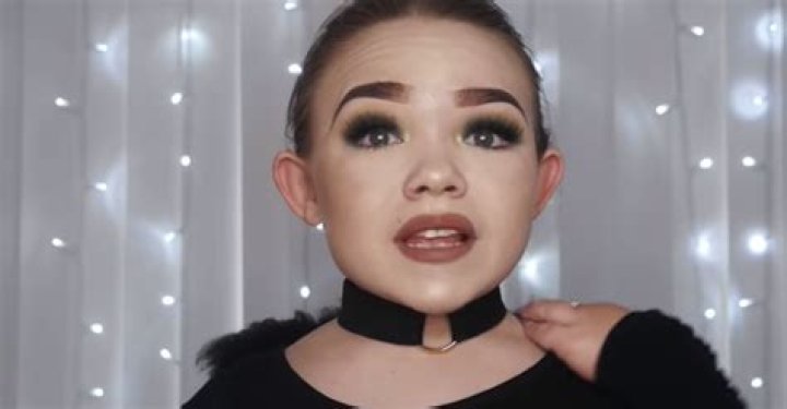 Georgia From '30 Inches Tall and Turning 18' Is Making a Name for Herself in the Beauty Vlogosphere