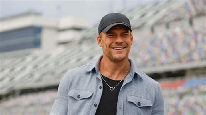 Alan Ritchson Net Worth