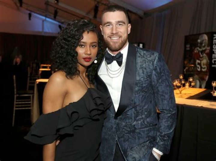 Is He Married Nina Strong?