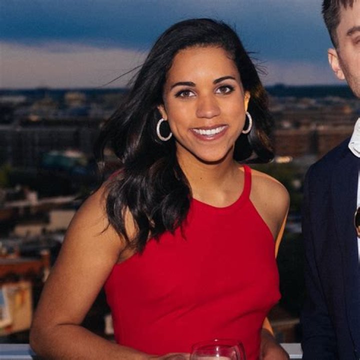 Alexi McCammond Axios, Bio, Wiki, Age, Fiance, Salary, and Net Worth