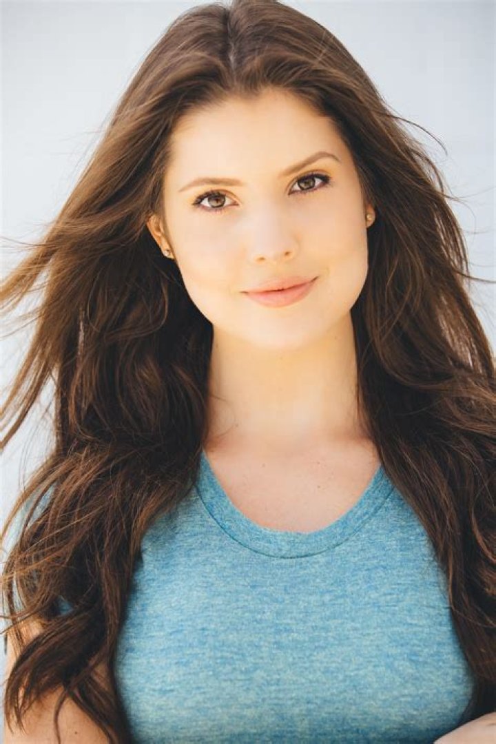 Amanda Cerny Bio, Wiki, Age, Height, Boyfriend, YouTube, and Net Worth