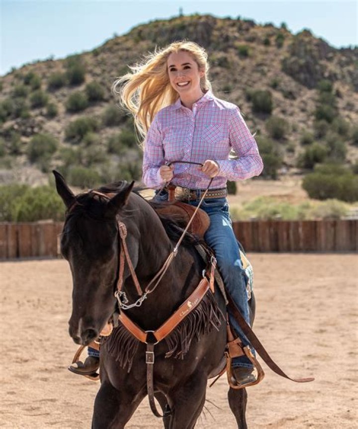 Amberley Snyder Accident, Bio, Wiki, Age, Height, Family, Rodeo, Movie, and Net Worth