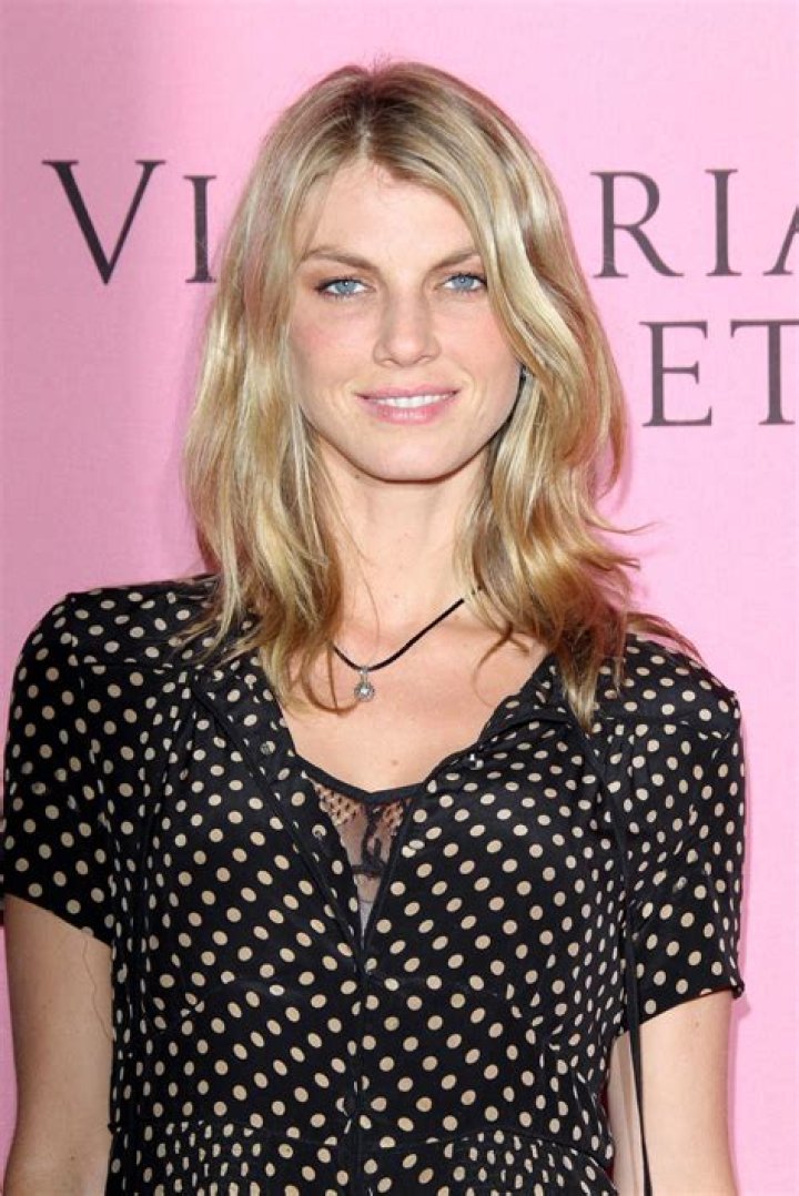 Angela Lindvall – Biography, Facts & Life Story