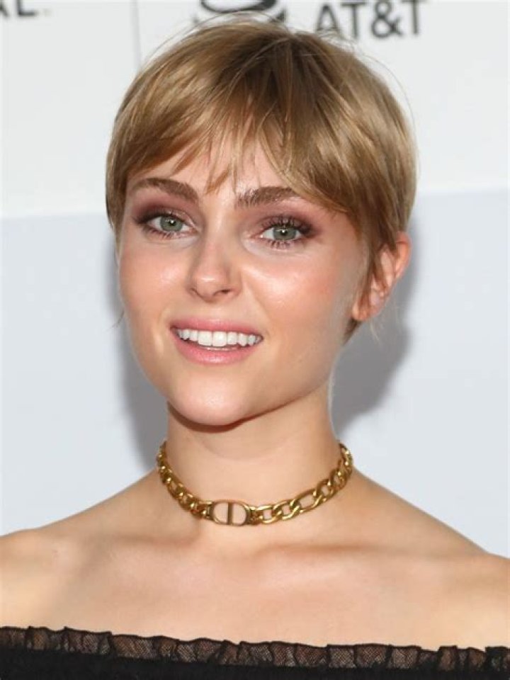 AnnaSophia Robb Bio, Wiki, Age, Height, Husband, Movies, Soul Surfer, Ed Sheeran, and Net Worth