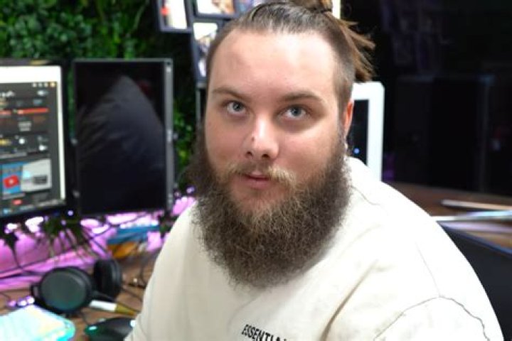 Anything4views YouTube, Bio, Wiki, Age, Fiance, And Net Worth