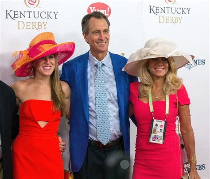 Meet Ashley Collinsworth and Katie Collinsworth – Photos Of Cris Collinsworth’s Daughters With Wife Holly Bankemper