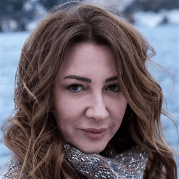 Aysegul Gunay – Biography, Facts & Life Story