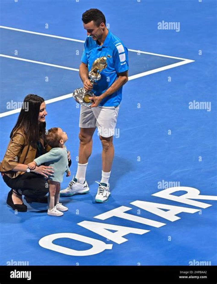 Bautista Agut Son Roberto With His Wife Ana Bodí Tortosa