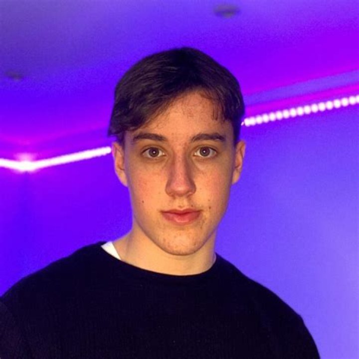 Bobby Moore Net Worth