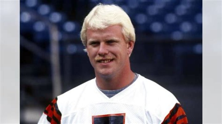 Boomer Esiason – Biography, Facts & Life Story