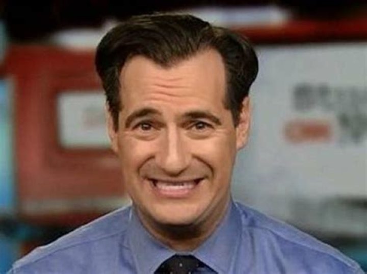 Carl Azuz CNN 10, Bio, Wiki, Age, Height, Wife, Salary, and Net Worth