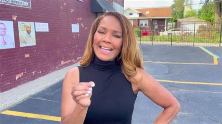 Carolyn Clifford WXYZ, Bio, Wiki, Age, Husband, Salary, and Net worth