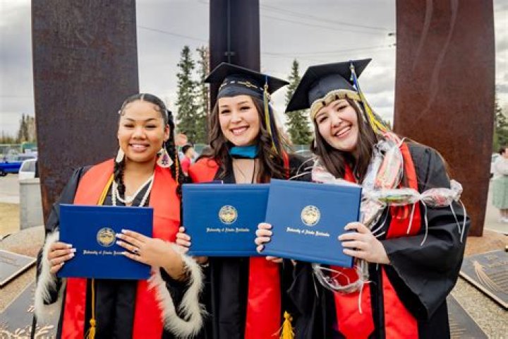 Cassandra Fairbanks Bio: Daughter As Family, Married Status Discussed