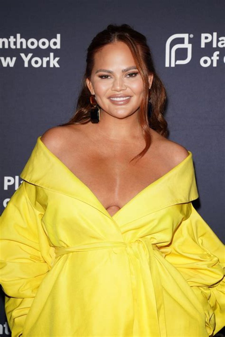 Chrissy Teigen – Biography, Facts & Life Story