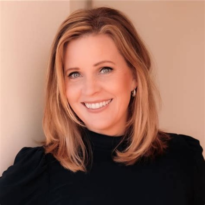 Christy Henderson WSPA, Bio, Wiki, Age, Height, Family, Husband, Salary, and Net Worth