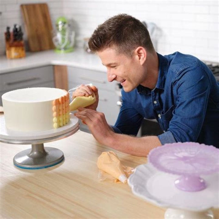 Dan Langan Baker, Bio, Wiki, Age, Height, Partner, and Net Worth