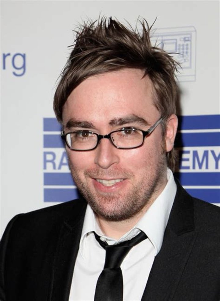 Danny Wallace Bio, Wiki, Age, Height, Wife, Podcast, Books, and Net Worth