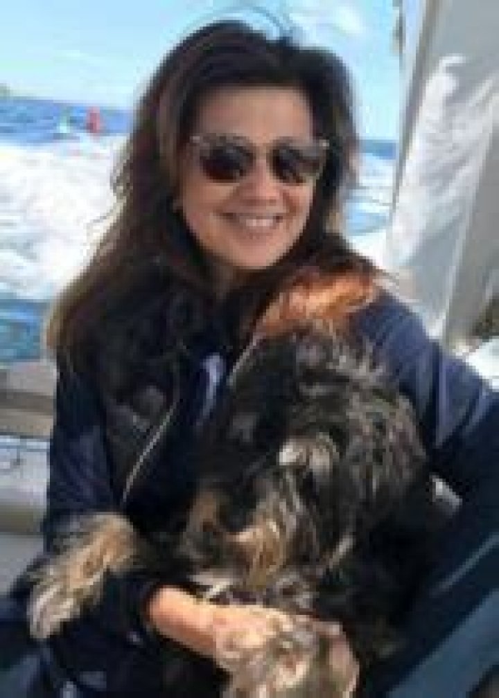 Daphne Zuniga Height