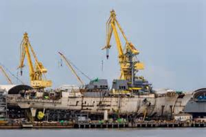 Does Remy Hii Have A Wife Or Is He Gay? Families And Wealth