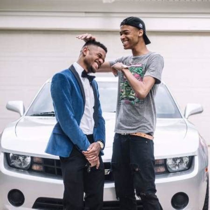 DopeIsland Bio, Wiki, Age, Girlfriend, Vine, Meechonmars, and Net Worth