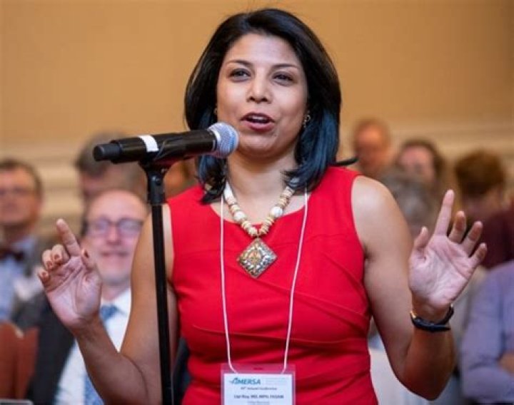 Dr. Lipi Roy wiki-bio, age, net worth, family, married? husband, career facts.