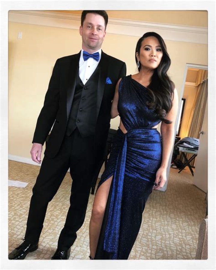 Age, married life, wife Dr. Sandra Lee, Net Worth.