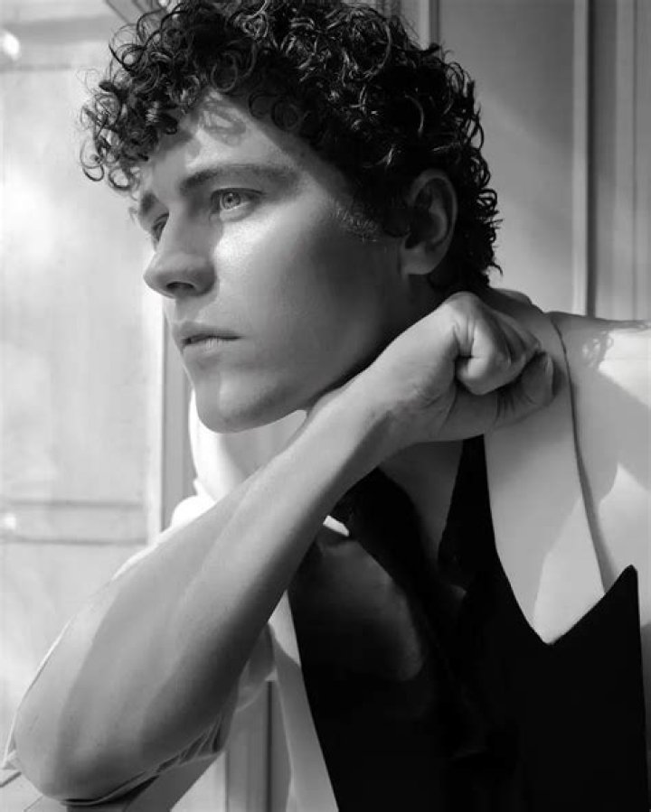 Facts about Dylan Llewellyn — Partner, Family, and Career