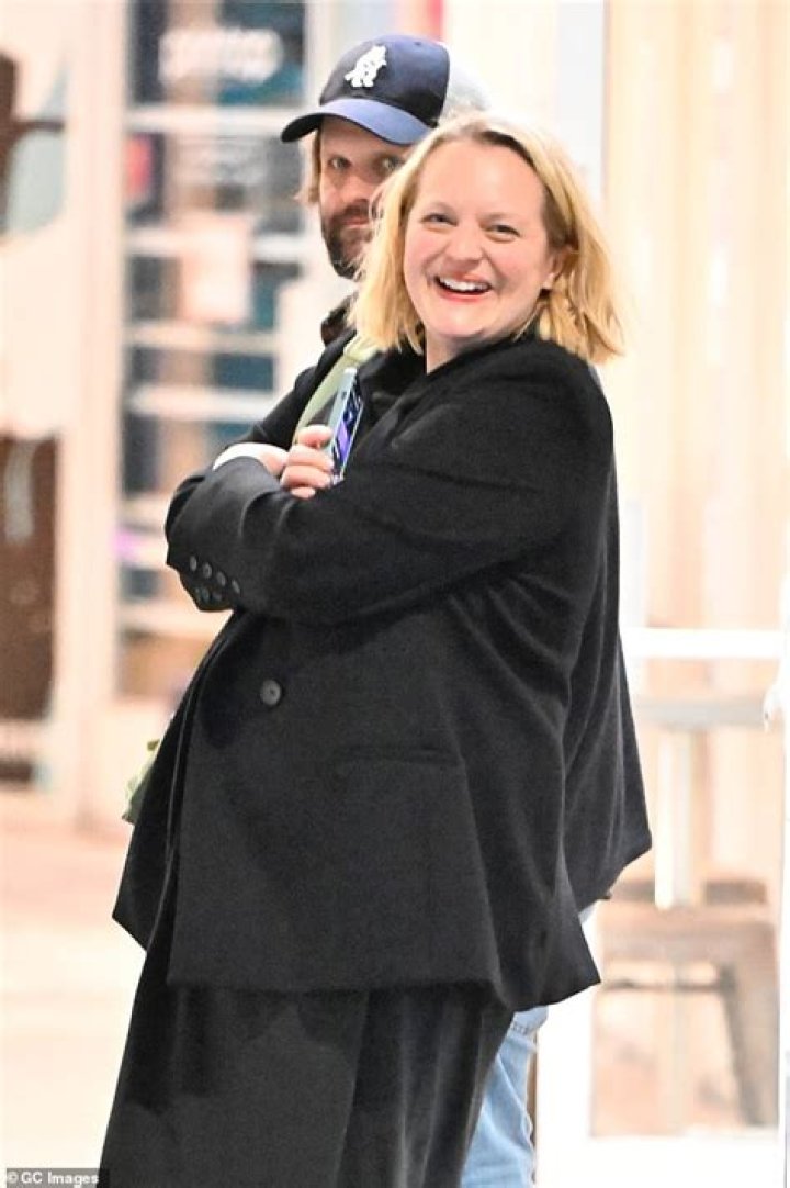 Elisabeth Moss Still Seems Too Busy With Work to Have Children