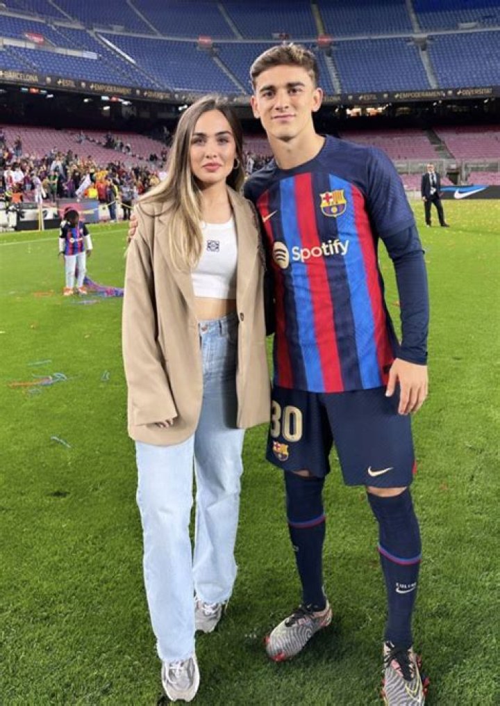 Who Is Spanish Footballer Novia?