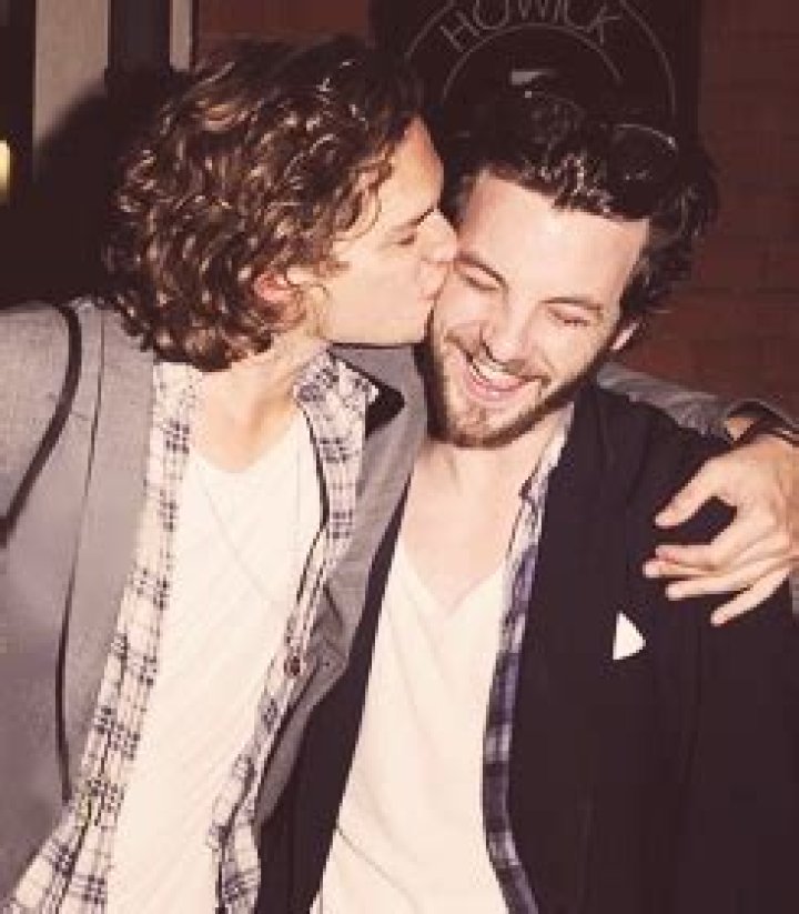 Is Finn Jones Gay? How Did His Gay Rumors Start?