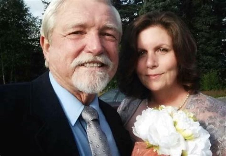 Dakota Fred Hurt died at 80. A look back at his bio & net worth.