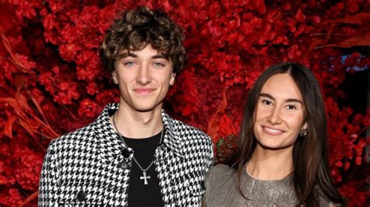 Is He Married To His Girlfriend Maddie?