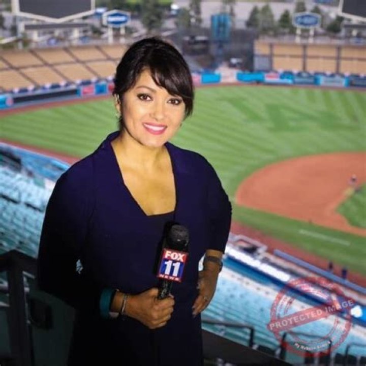 Fox 11 Gina Silva Bio, Husband, Salary