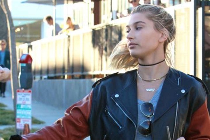 Hailey Baldwin Phone Number, WhatsApp Number Contact Number Mobile