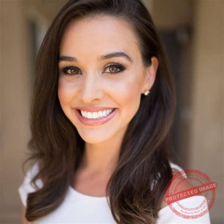 Fox 4 Anchor Hanna Battah Bio: Age, Husband Talks, Parents, Salary & More