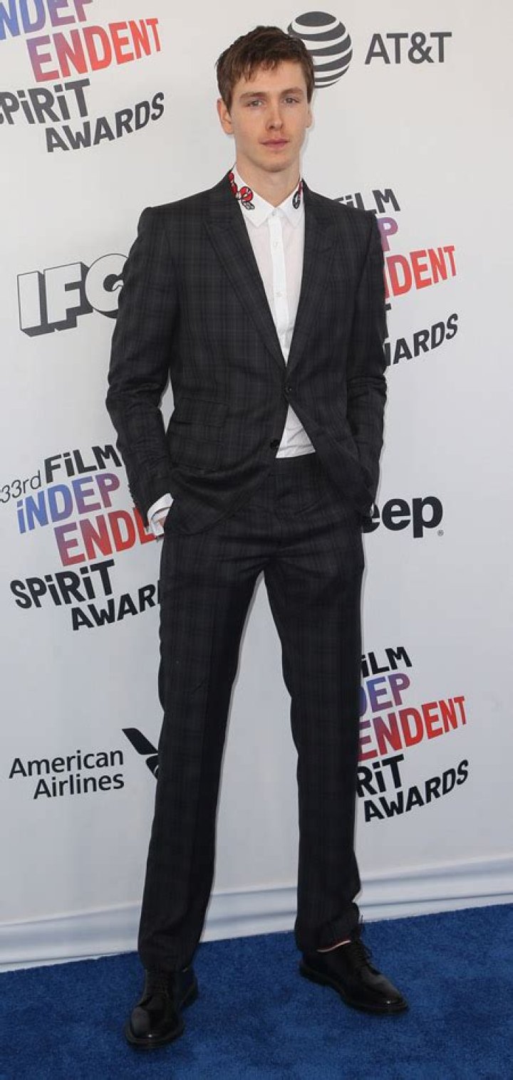 Harris Dickinson Height