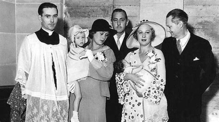 Is Drew Barrymore Related To Lionel Barrymore? Age Gap