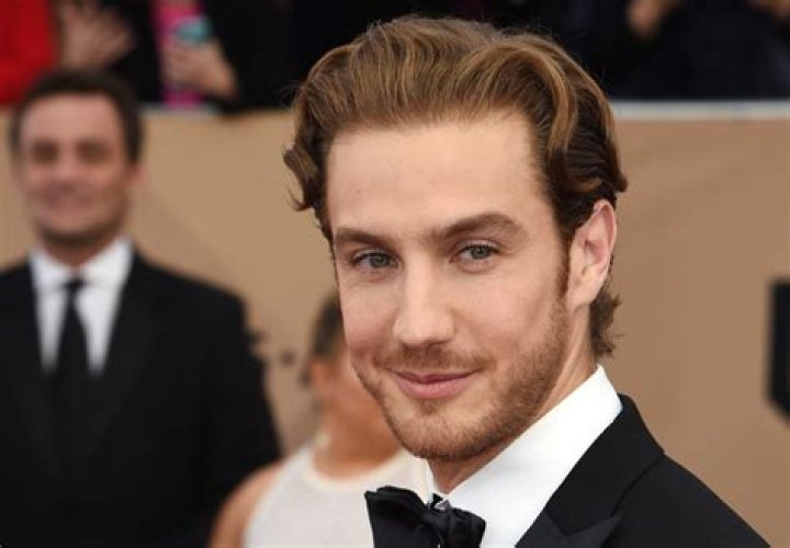 Eugenio Siller Talks about the Challenges of Playing a Gay Character in ‘Who Killed Sara?’