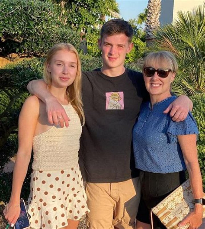 Is Josh Dynevor Related To Sally Dynevor? Family Tree