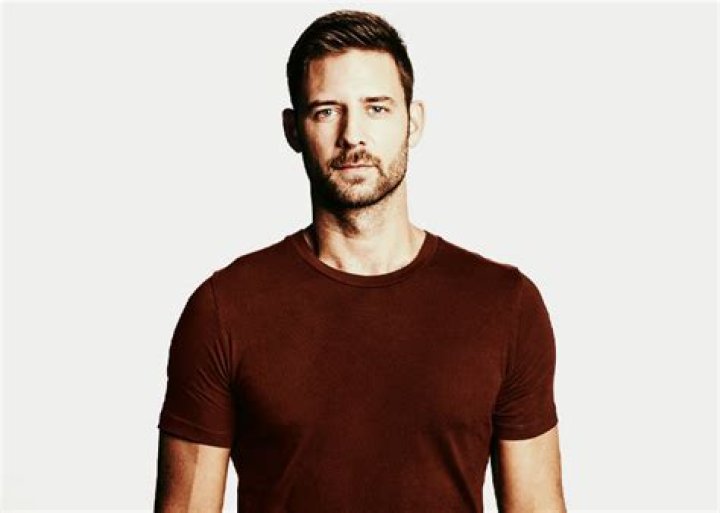 Steve Lund's Gay Rumors Put To Rest After His Interview From The Past Resurfaced