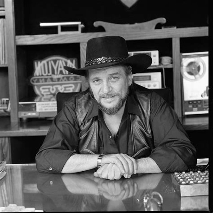 Is Struggle Jennings Related To Waylon Jennings?