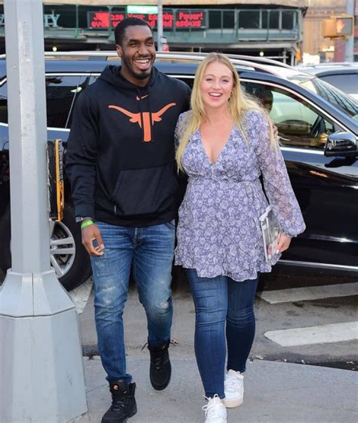 All the Details on Iskra Lawrence's Decision to Birth Her Baby at Home