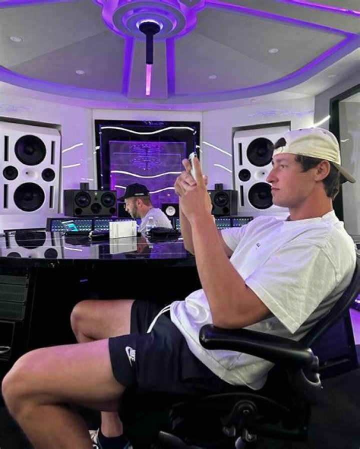 Jack Zuckowsky Net Worth, Age, Height, Wife, Parents, Wiki