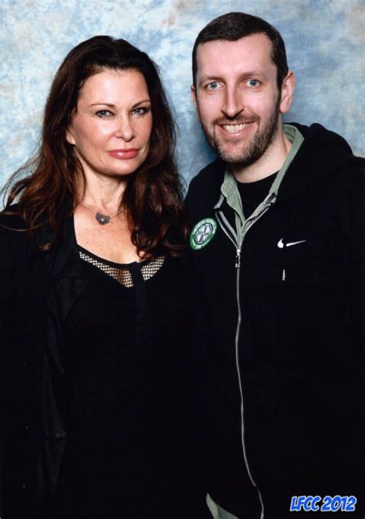 Jane Badler Height