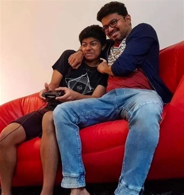 Jason Sanjay Wiki, Age (Vijay’s Son) Height, Weight, Biography & Family
