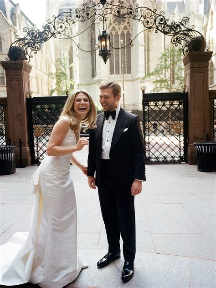 Jessica Dean CNN, Bio, Wiki, Age, Husband, CBS, Instagram, Salary, and Net Worth