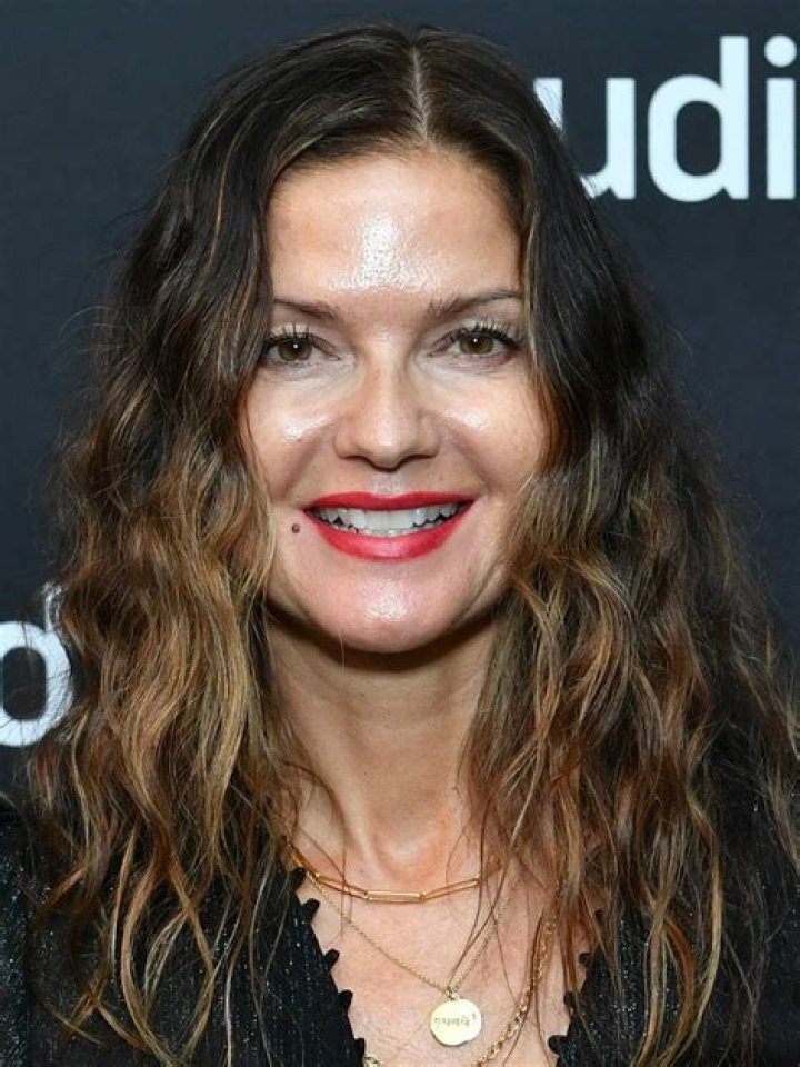 Jill Hennessy – Biography, Facts & Life Story